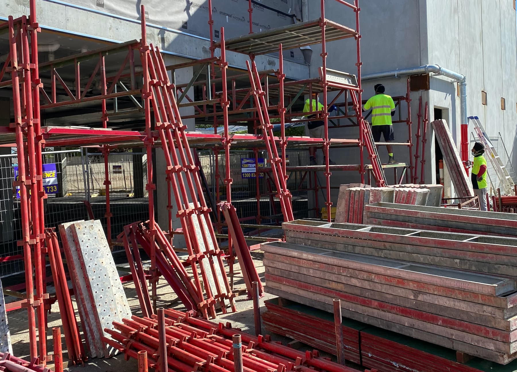 The Benefits of Hiring Scaffolding Services